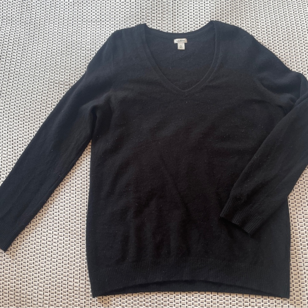 L.L. Bean 100% Cashmere Black V-Neck Sweater